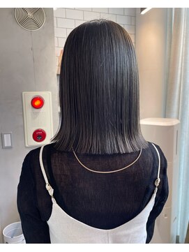 ロビン アンド ダルク(robin&darc) 切りっぱなしロブ×ブリーチなしグレージュ
