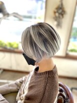 ヤソ(yaso)&nbsp;バレイヤージュ　×  ショートボブ