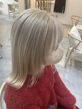 アイ 代々木公園(aye) ホワイトベージュ×ケアブリーチ