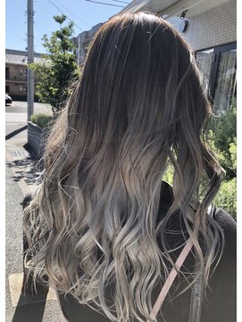 トリート 津田沼店(TREAT) ホワイトバレイヤージュ