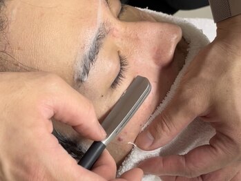 ジョイボックス 元今里店(JOYBOX)の写真/[平日営業時間]木◆16～20時迄/水金◆12～16時のみCLOSE。爽やかな印象に◎ひげ&眉のお手入れもお任せ！