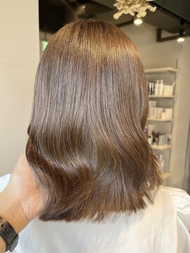 ディーエックス スリー(Dxxxx III) 柔らかいオリーブベージュカラー