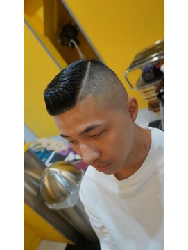 ジェントルマンバーバー(gentleman Barber) 震災刈り　サイドパート