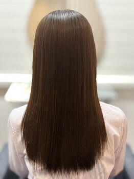 オーバー(OVER)の写真/お得なクーポンあり◎ナチュラルなストレートと柔らかさを実現する縮毛矯正が得意なサロン。