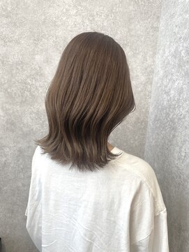 トッカ 茨木(tocca) 大人のための艶ブラウン×くびれミディ