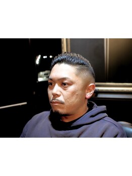 本物志向のメンズへ。シェービングはもう当たり前。眉/肌/頭皮まで整うのは上質な本格派バーバー［理容室］