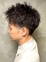 ディスイズバーバーサード(THIS IS BARBER 3rd)&nbsp;ツイストスパイラルパーマ メンズパーマ ツーブロック 黒髪 束感
