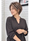 【白髪ぼかしハイライト×大人ショート】