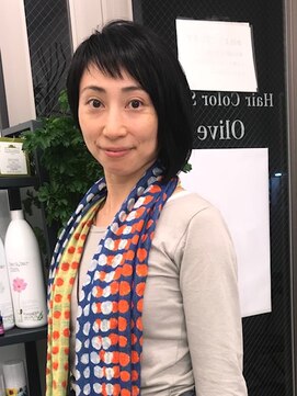 オリーブ(Olive) アシンメトリーショートボブ