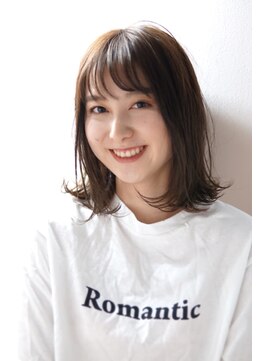 エマ(emma) ひし形小顔、外ハネ、ミディアム！ことりベージュ毛先パーマ