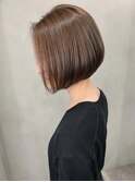 前下がりボブ×透明感ベージュ