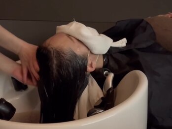 アヴァンスクロス あべのルシアス店(AVANCE.CROSS)の写真/【あべのルシアス1F】頭皮の汚れをすっきり除去して、髪の芯から美しく☆至極のリラックスタイムを…＊