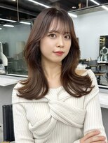 フォンズ(FONS)&nbsp;外ハネくびれ　くびれヘア　顔まわりカット　ベージュカラー