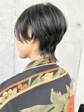 モリオ(morio) =くびれショートウルフレイヤーマッシュウルフカット30代40代