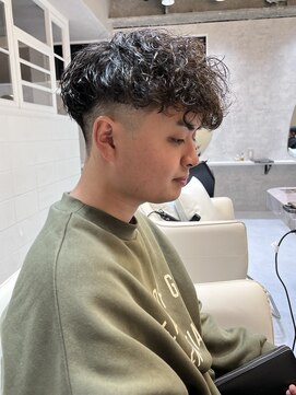 髪屋 紬 メンズ/メンズパーマ/メンズカット/スペインカール