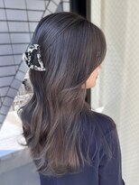 アマトウキョウスマートサロン(AMA TOKYO×Smart Salon) グレージュ レイヤーカット 海外風