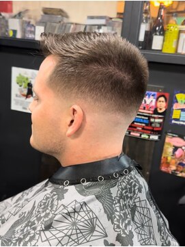 ディグイットバーバーショップ(Dig it !! BARBER SHOP) ミディアムフェード