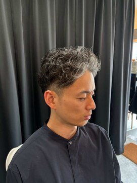 ザ ブライト バーバー(The BRIGHT BARBER) 左七三　くせ毛を活かしたスタイル