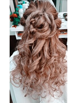 ビューティーサロンワタナベ 本店 ハーフアップ