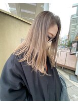 ムジーク(Musiiik)&nbsp;ケアブリーチのハイライトでベージュカラー