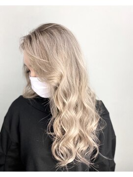 カリーナ(CARINA) ホワイトカラー/ホワイトミルクティー