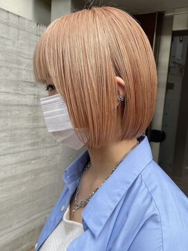 サンク 原宿 表参道(cinq) ショートボブハイトーンカラーミルクティーベージュダブルカラー