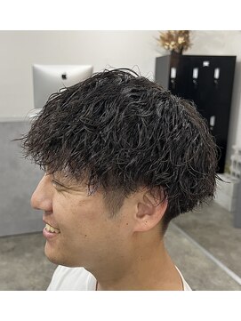 ノイセル 西本町(Noisyle) 刈り上げツーブロ波巻きパイラルパーマメンズマッシュ