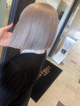 コワファースト させぼ五番街店(COIFF1RST) ホワイトベージュ★