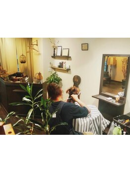 サロンでの仕上がりをそのままお家でも。自宅でのお手入れアドバイスが人気の秘訣！お悩みもご相談下さい。