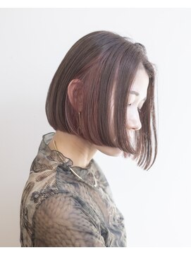 エルレ(Elure) ベージュボブ#ダブルカラー＃切りっぱなしボブ＃インナーカラー