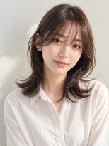 ルーウィン(LE WIN)&nbsp;20/30/40代にオススメ 大人カワイイ/外はねミディアムレイヤー