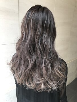 フルール バイ サファリ(fleur by safari) 外国人風バレイヤージュ×グレージュグラデーション