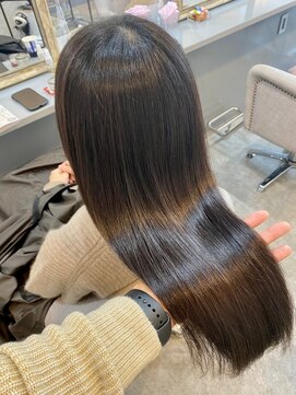 ジーナ セントラル銀座(Zina) 小顔オリーブカラーボブルフハイライトカラークールショート