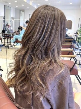 クアトログランシュ ひたちなか店(QUATRO×GranCieux) コントラストハイライト×ナチュラルベージュ