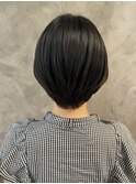 暗髪黒髪大人可愛いくびれショートスタイル