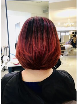 ココア グロウ(COCOA Glow) バレイヤージュグラデーションボブ