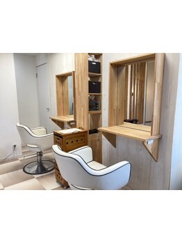 居心地がよく快適な空間と、髪のプロによる丁寧な接客が人気のサロン。きっとまた来たくなるはず…！