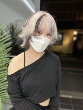 ナナ(NANA) ウルフカット/ブリーチ/デザインカラー/ホワイト