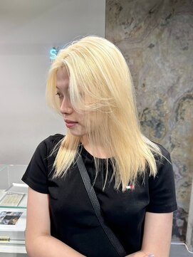 ソル ジングウマエ(SOL JINGUMAE) ハイトーンカラーブリーチペールカラーブロンドシルバーレイヤー