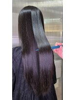 レイエレガンス(Rei Elegance) 縮毛矯正でツヤとまとまりのある髪へ
