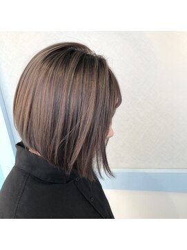 テクライズ 豊橋店(TECHRISE) 前下がりミニボブ×ラベンダーベージュ