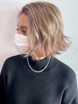 アイティーバイアルバム 八王子店(IT by ALBUM) ライトアッシュ_カーキグレージュマッシュショート_ba317502