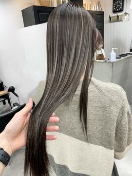 キラ 渋谷(KILLA) ハイライト白髪ぼかしハイライトバレイヤージュインナーカラー