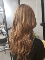 ラフランクリー(la frankly)&nbsp;ウェーブヘア/シアベージュ/バングカラー/シースルーバング