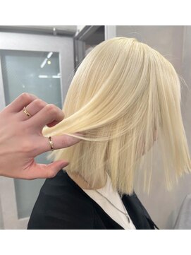 ジーナ(XENA) ブロンドヘアー×マチルダボブ