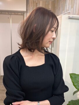 ナンバー アンフィール 渋谷(N° anfeel) レイヤーくびれミディアムグレーベージュアッシュ前髪パーマ渋谷