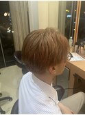 ベージュ