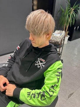 メンズサロン キング 梅田店(Men’s salon K!ng) ホワイトメッシュ/ツイスト/ツイスパ/パーマ/メンズ/眉毛