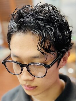 ジュディーワン(Judy-one)の写真/縦落ちツイスト/ツイスパ/波巻き/スパイラル/シャドウ/カルマ/トレンドのメンズパーマはJudy oneにお任せ◎