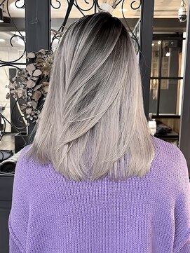 シェルヴ(XELVE) バレイヤージュハイライト白髪ぼかしミルクティーダブルカラー